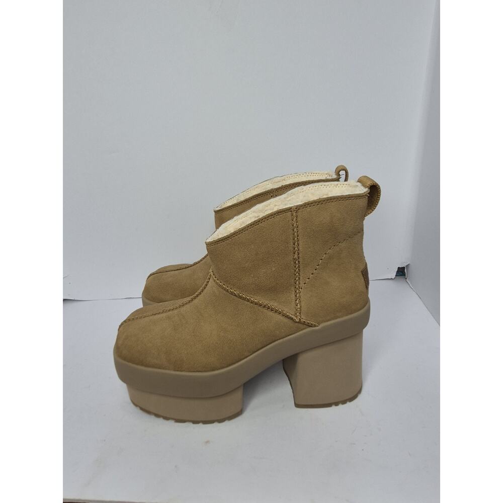 UGG New Heights Platform Mini Boot Tan Suede Shearling Lined Heel Women’s Size 8